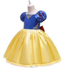 Cargar imagen en el visor de la galería, Snow White 2
